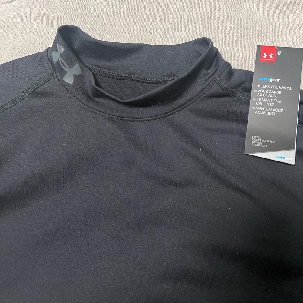 Under Armour Men’s Long Sleeve Cold Gear Shirt